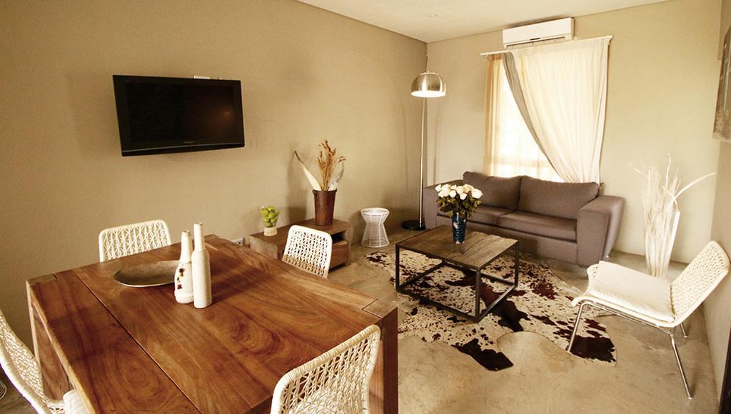 The Village Courtyard Suites & Executive Apartment Windhoek Exterior foto
